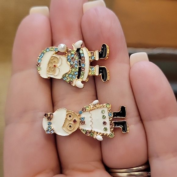 🔥LAST PAIR🔥 Santa and Mrs Claus Embellished Stud Earrings - Picture 6 of 7